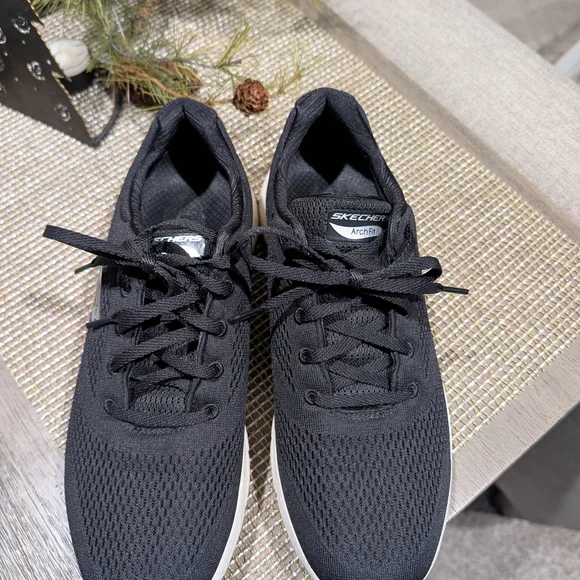 Skechers Black and White Arch Fit Sneakers - Picture 4 of 8